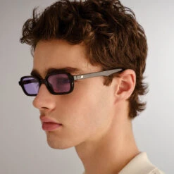 Le Specs PILFERER | BLACK LILAC TINT 14 Le Specs PILFERER | BLACK LILAC TINT -Le Specs 003c73e2a757694207af81247224280a