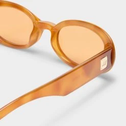 Le Specs WORK IT! | VINTAGE TORT AMBER TINT -Le Specs 0b072cf3e775dc9cea3c2f670f49fac6