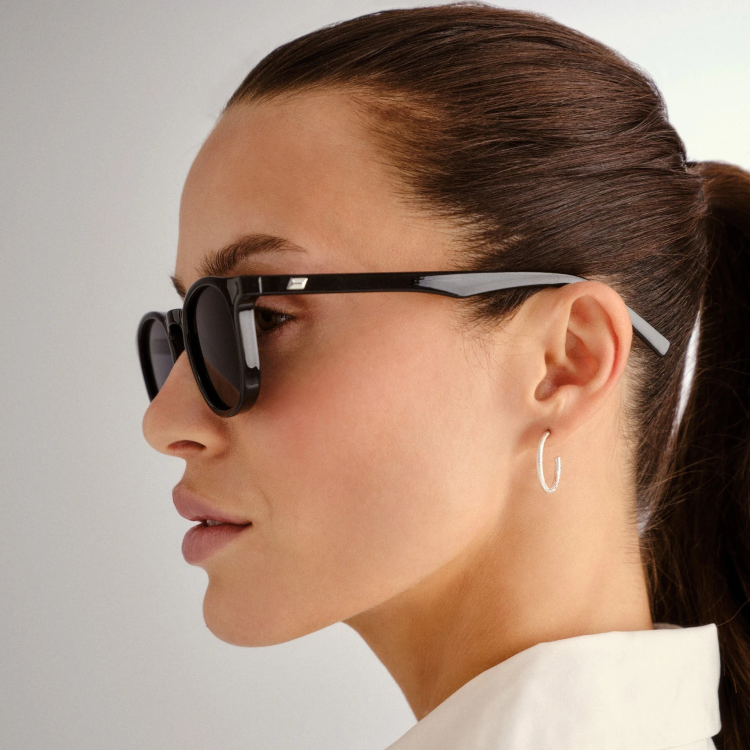 Le Specs CLUB ROYALE | BLACK SMOKE MONO 9 Le Specs CLUB ROYALE | BLACK SMOKE MONO - Image 7