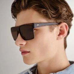 Le Specs DIRTY MAGIC | MATTE BLACK TORT -Le Specs 27896f77c828cc080d7aacbebaa72064