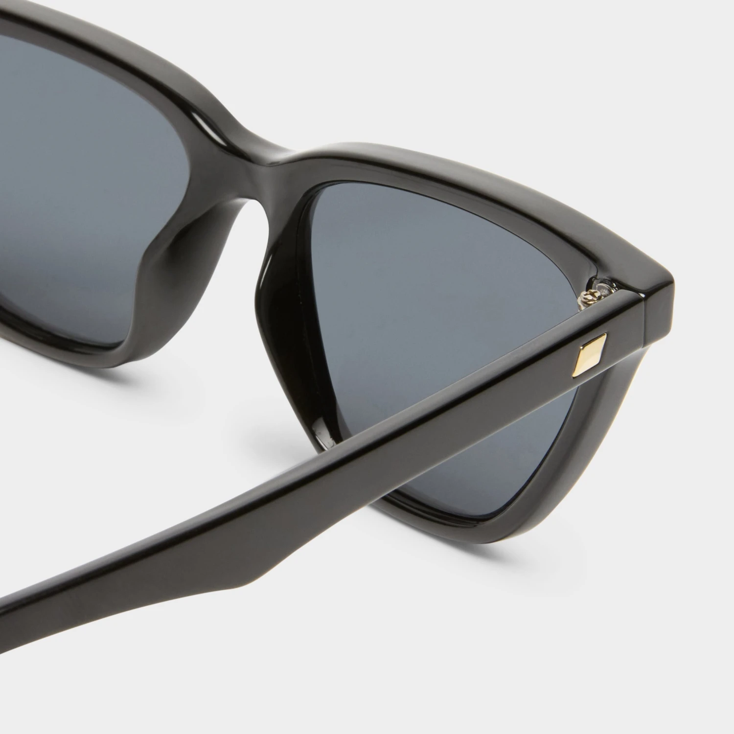 Le Specs UNFAITHFUL | BLACK SMOKE MONO 6 Le Specs UNFAITHFUL | BLACK SMOKE MONO - Image 4