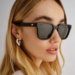 Le Specs ELIXIR | BLACK GREEN MONO POLARIZED -Le Specs 485c2a315e7cc472aaf3700cb3bc41ff