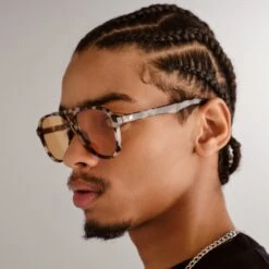 Le Specs TRAGIC MAGIC | COOKIE TORT MUSTARD MONO -Le Specs 4b53b2dafca9715fdb99fd479e9ceb01