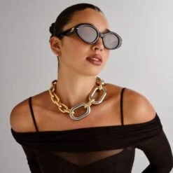 Le Specs NUMERO DOS | OBSIDIAN BLACK SMOKE MONO -Le Specs 56a62874f5aa8a498d7581ea38c99176