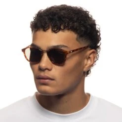 Le Specs OBLIVION | VINTAGE TORT -Le Specs 59816f180b3e5c3a56e33aaf9910b36c