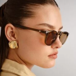 Le Specs CLUB ROYALE | UMBER 15 Le Specs CLUB ROYALE | UMBER -Le Specs 740d149ab752da74f1be4aab1e1a8018