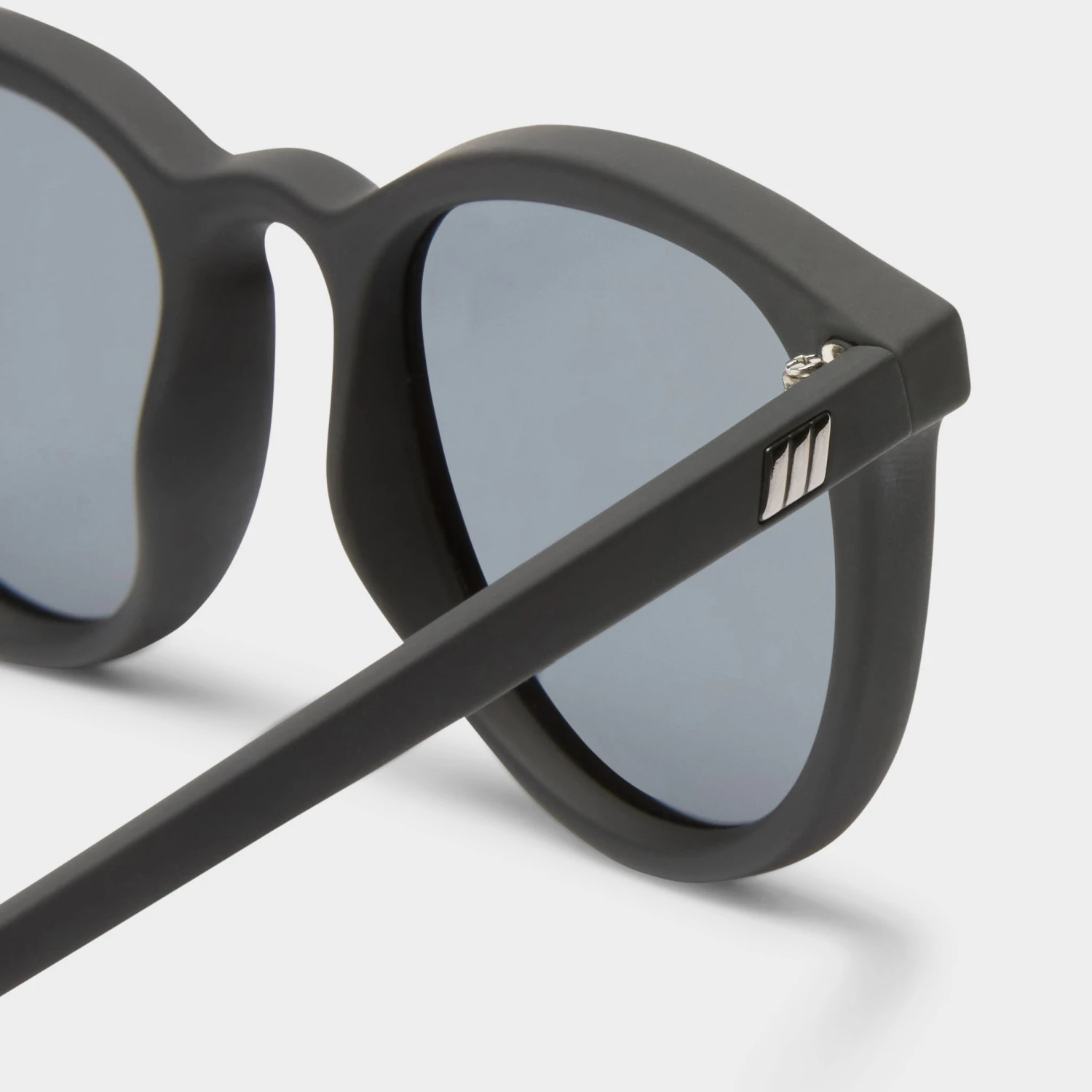 Le Specs FIRE STARTER | BLACK RUBBER POLARIZED 6 Le Specs FIRE STARTER | BLACK RUBBER POLARIZED - Image 4