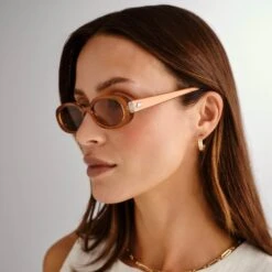 Le Specs OUTTA LOVE | CARAMEL TAN TINT 11 Le Specs OUTTA LOVE | CARAMEL TAN TINT -Le Specs 786f6943024c24b55002b25e6d7942e6