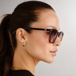 Le Specs NO BIGGIE | BLACK TORT -Le Specs 794a2954aee20618d0cd2d52d4d4f271