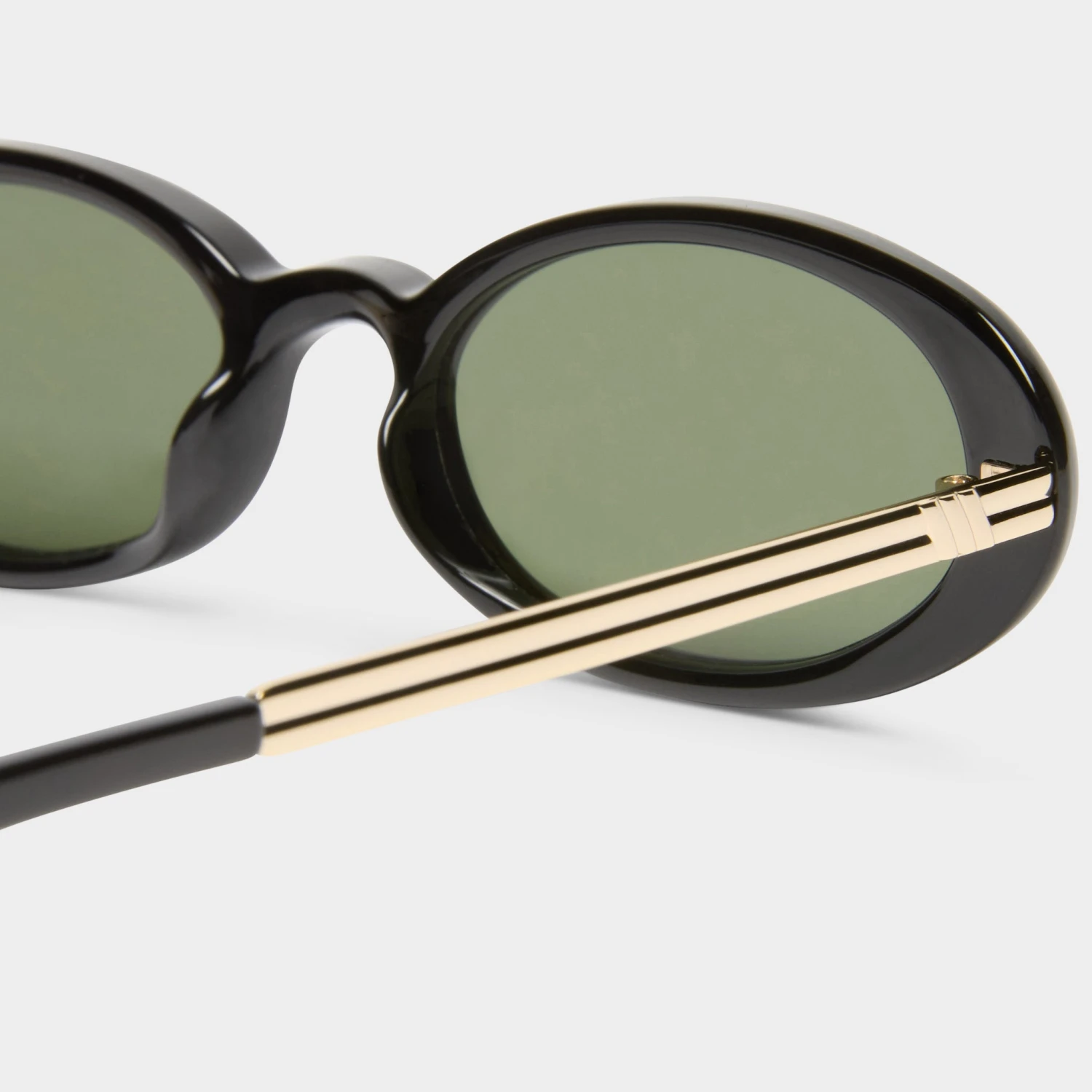 Le Specs MAGNIFIQUE | BLACK 6 Le Specs MAGNIFIQUE | BLACK - Image 4