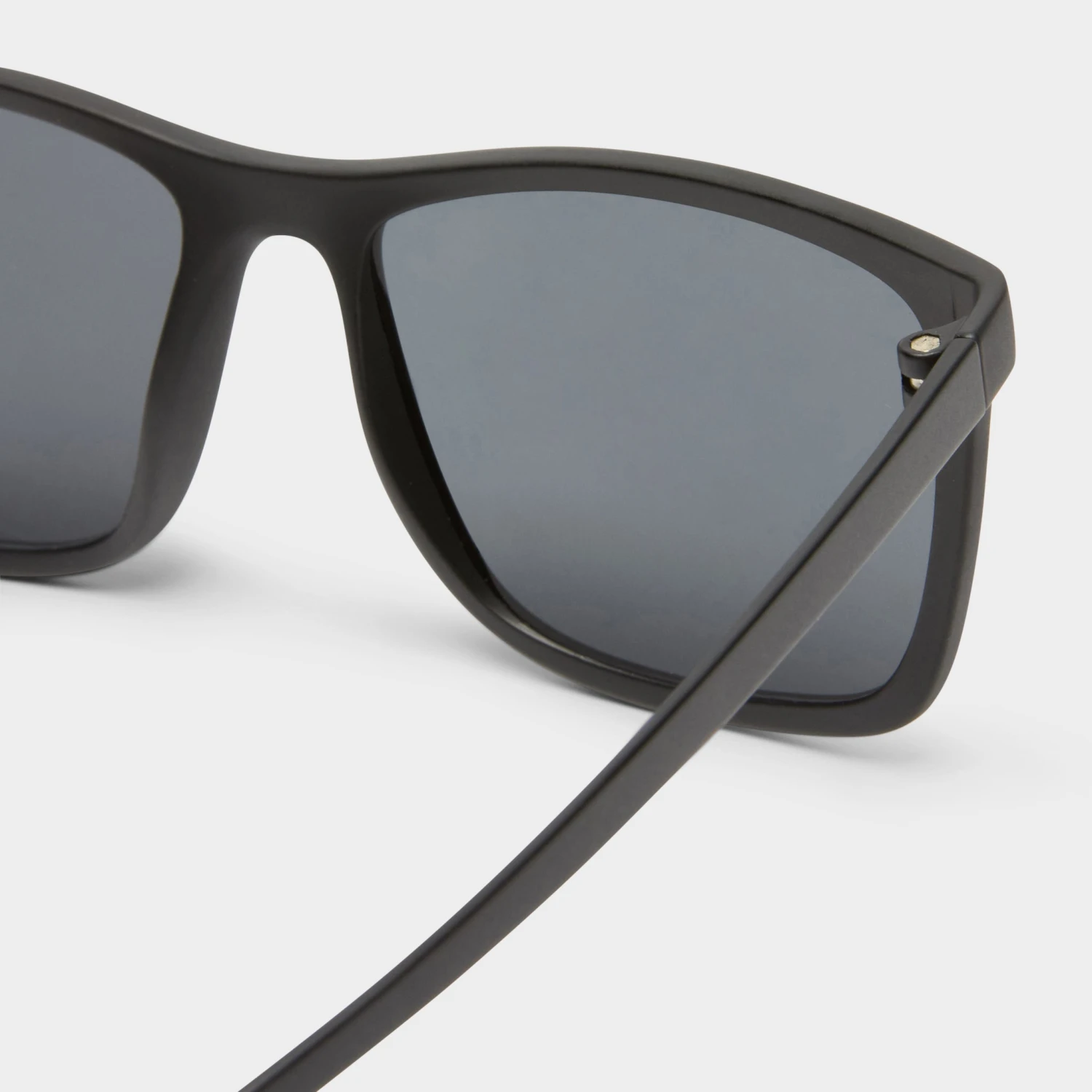 Le Specs MASTER TAMERS | MATTE BLACK 6 Le Specs MASTER TAMERS | MATTE BLACK - Image 4