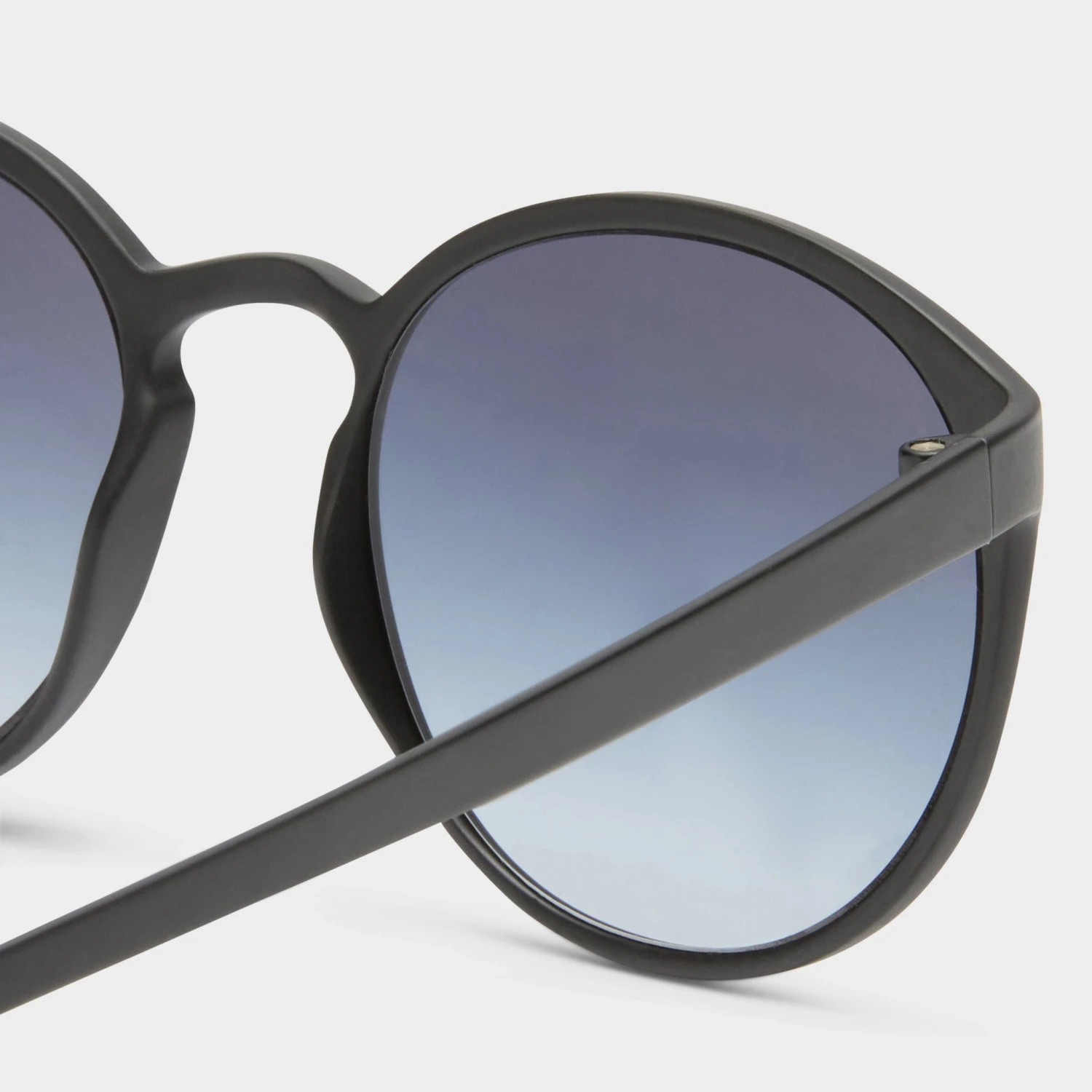 Le Specs SWIZZLE | MATTE BLACK 6 Le Specs SWIZZLE | MATTE BLACK - Image 4