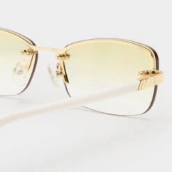 Le Specs ENIGMATIC | GOLD IVORY -Le Specs d3d946819ca877985a3088928a843505
