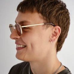 Le Specs NEPTUNE DEUX | GOLD LIGHT BROWN MONO -Le Specs e7cc0b2c57c710b7a408ba3a8668dcd2